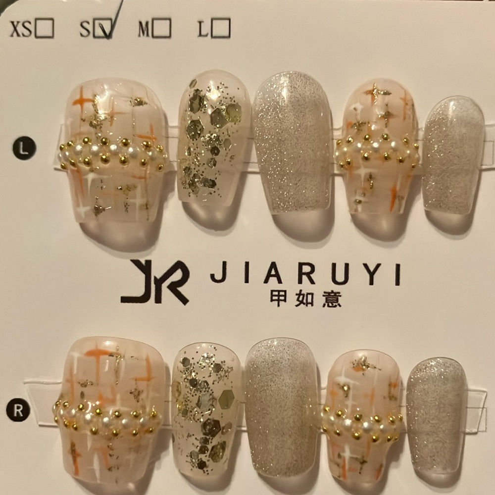 💚 Elegant Nail Set - Gold and Silver